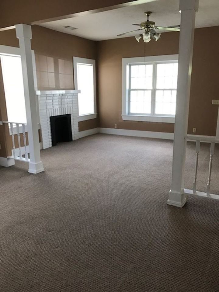 707 Jackson St - Photo 4 of 12