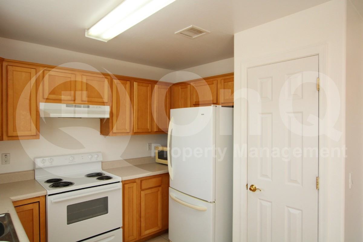 9471 W Troy Dr - Photo 3 of 15