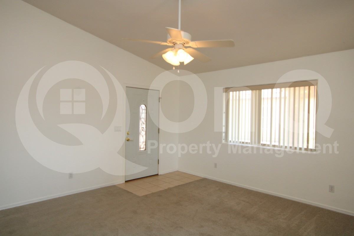 9471 W Troy Dr - Photo 5 of 15