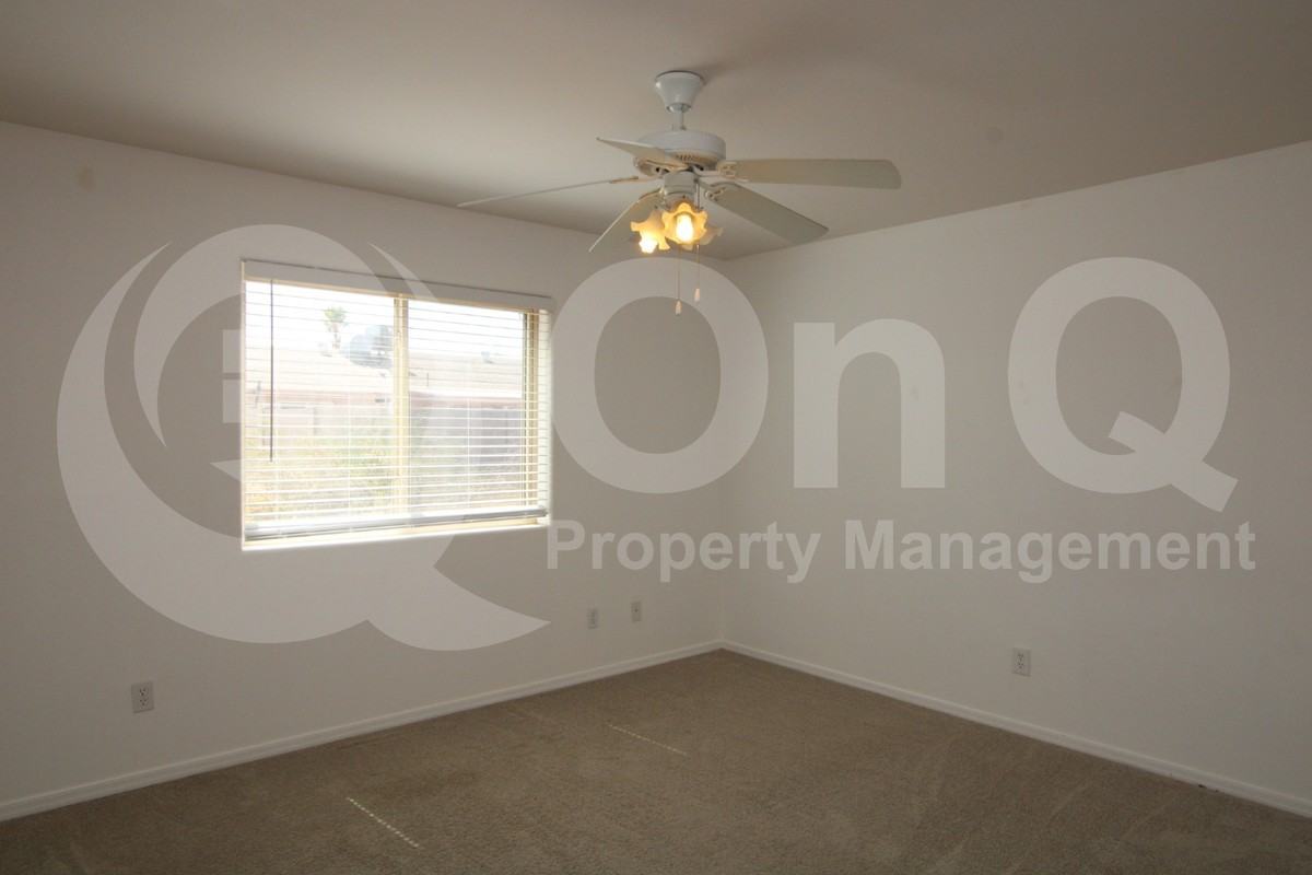 9471 W Troy Dr - Photo 7 of 15