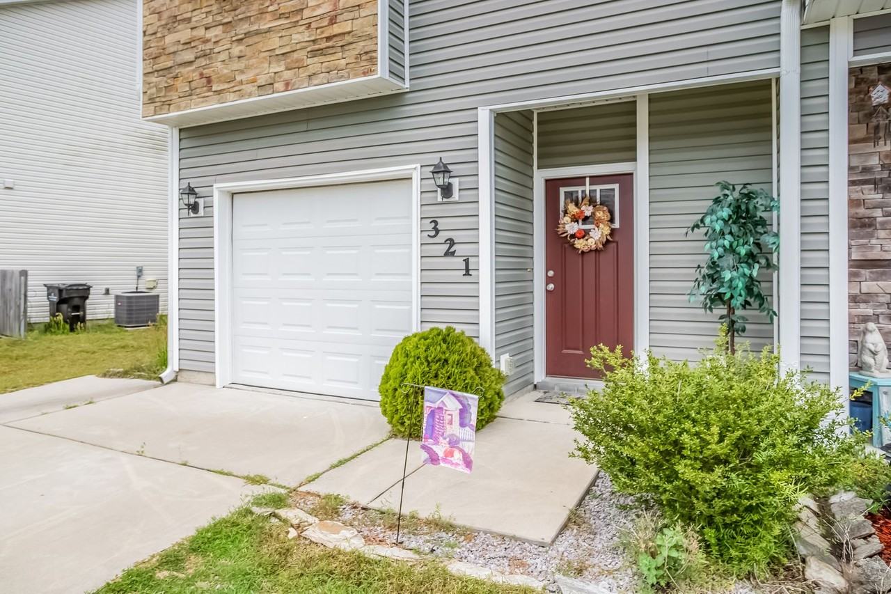 321 Frisco Way - Photo 2 of 33