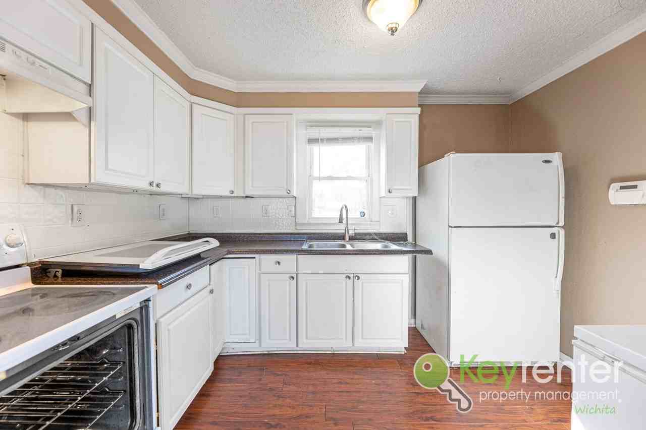 1038 S Richmond Ave - Photo 7 of 16