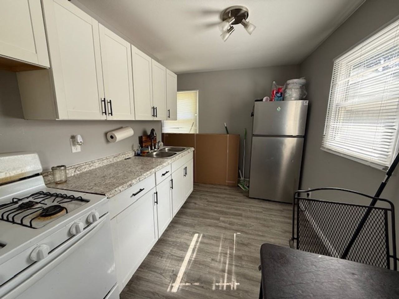 805 E Michigan Ave - Photo 3 of 7