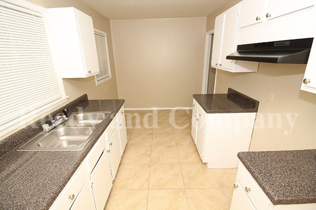 3568 Venable Rd - Photo 7 of 14