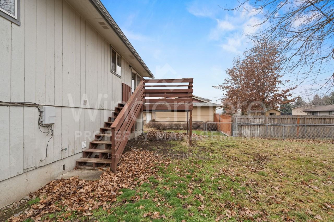 2708 N Perrine Ct - Photo 6 of 31