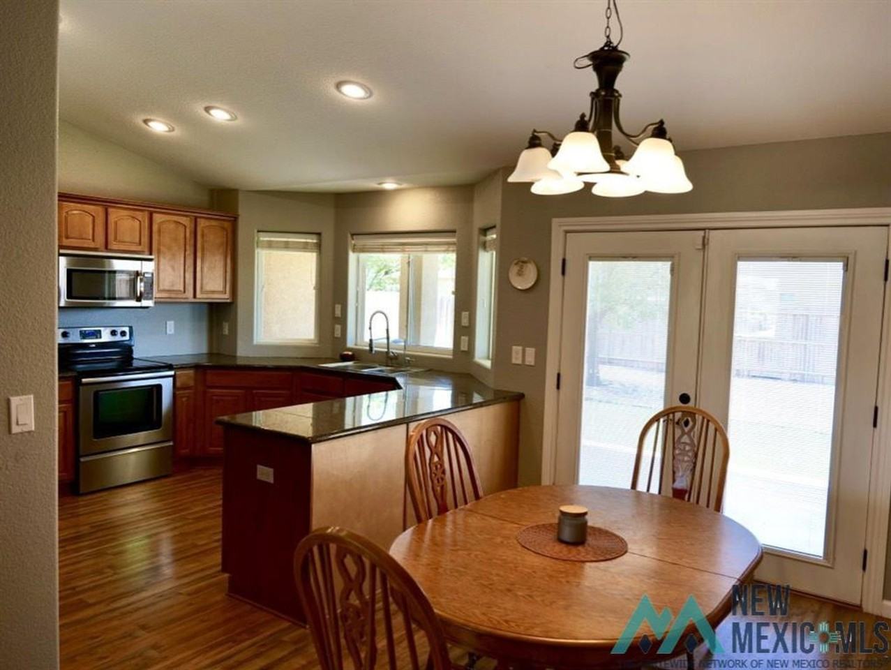 3001 Elizabeth Ct - Photo 4 of 6