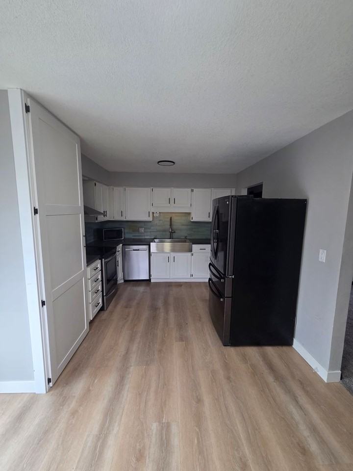 215 Knoll Dr - Photo 5 of 12