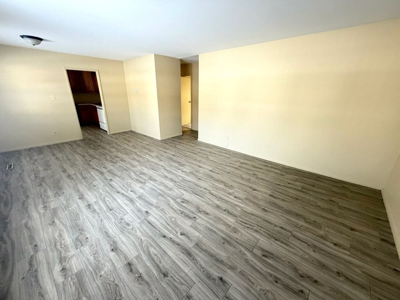 2015 Southwood Dr - Photo 2 of 8