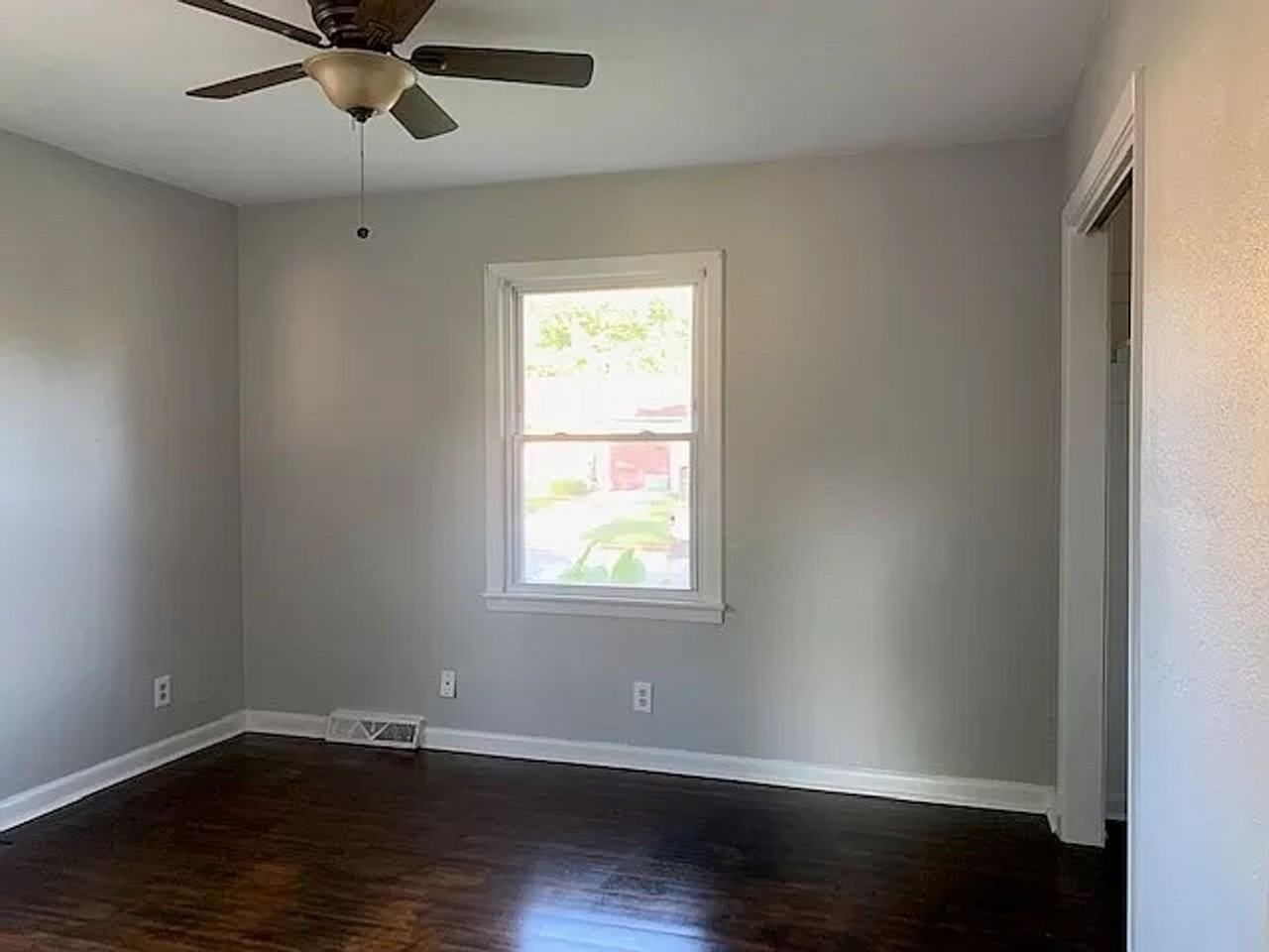 4402 Kiger St Sw - Photo 6 of 9