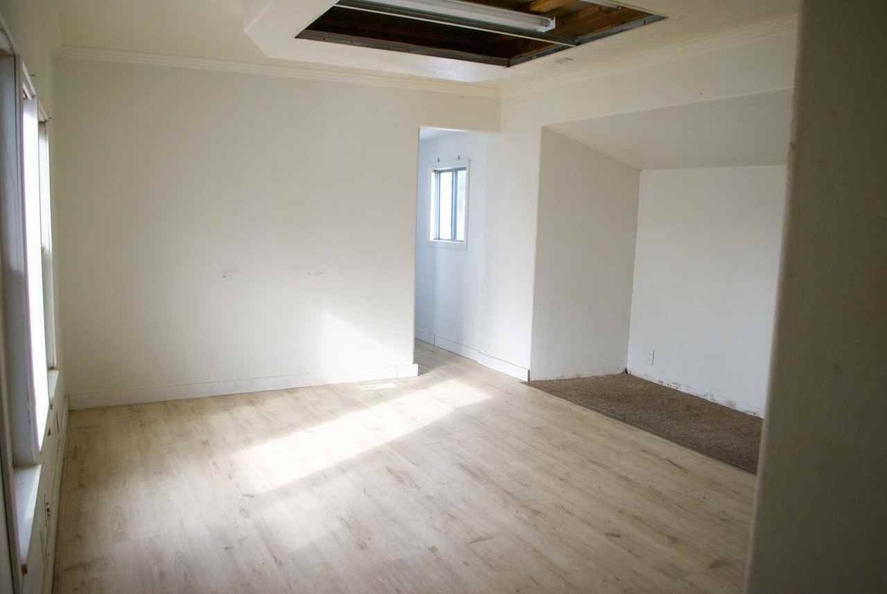 870 Lakewood Ave - Photo 2 of 8