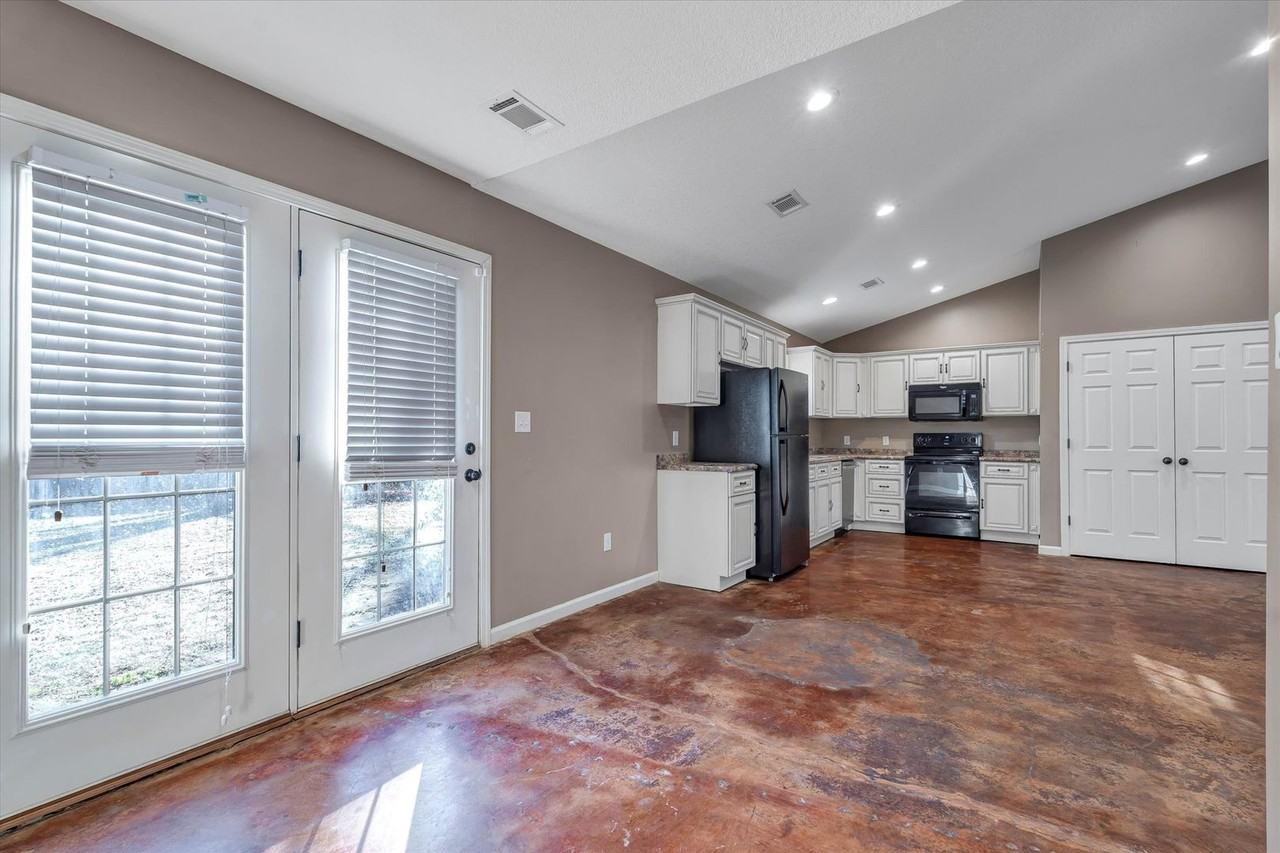 1612 Dupwe Dr - Photo 7 of 14