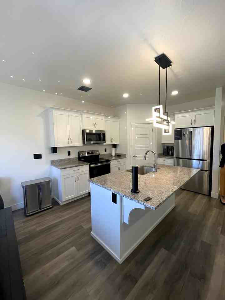 543 S Stewart Creek Cv - Photo 4 of 21