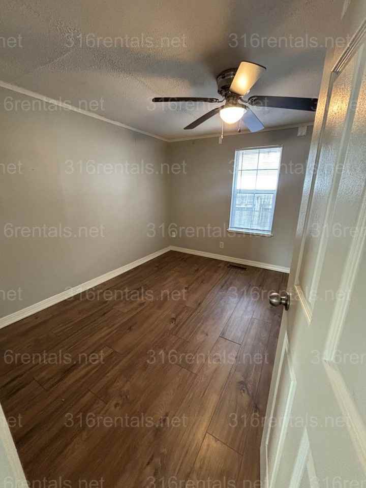 216 Jones St - Photo 6 of 14