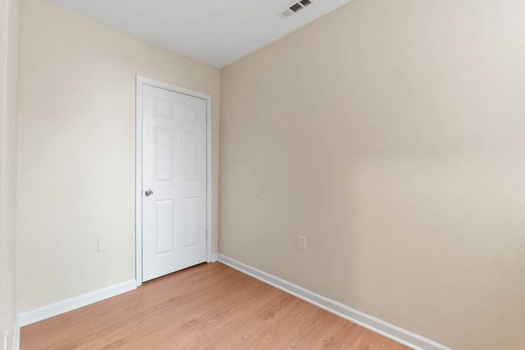 428 E Lorraine Ave #1 - Photo 7 of 21