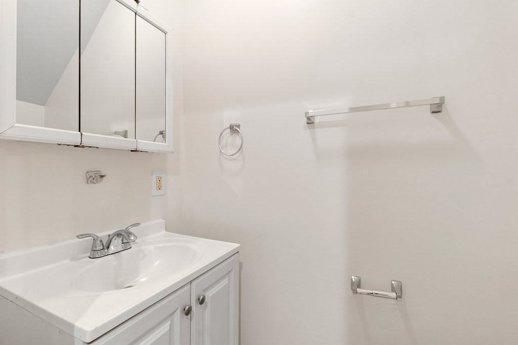 428 E Lorraine Ave #1 - Photo 4 of 21