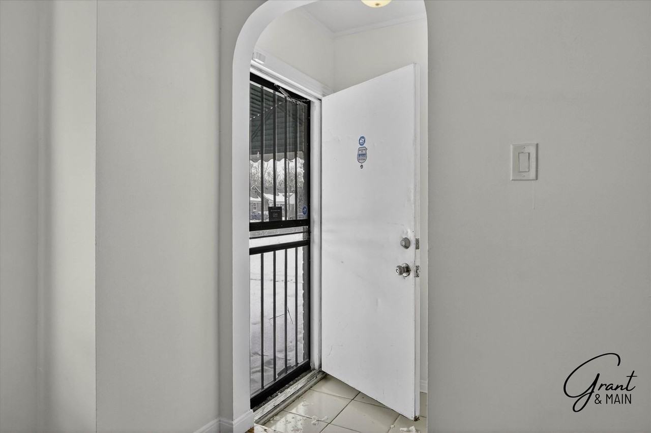 19432 Burt Rd - Photo 2 of 31