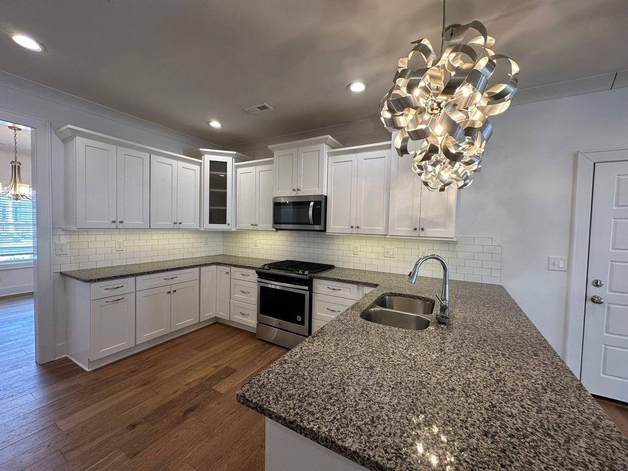 220 220 Princeton Gardens Drive - Photo 6 of 50