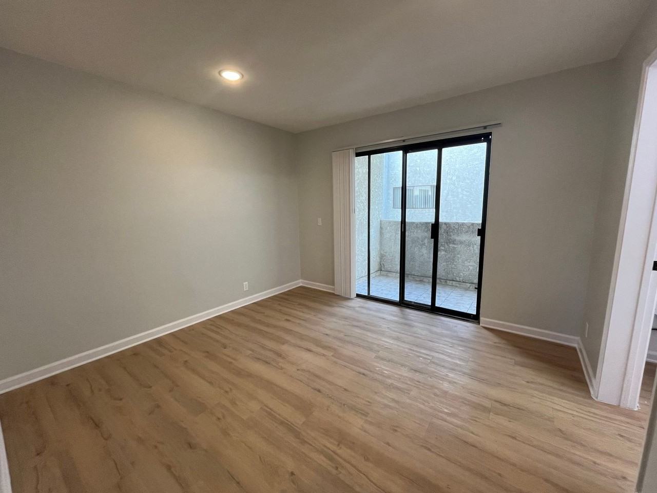 420W - Photo 7 of 47