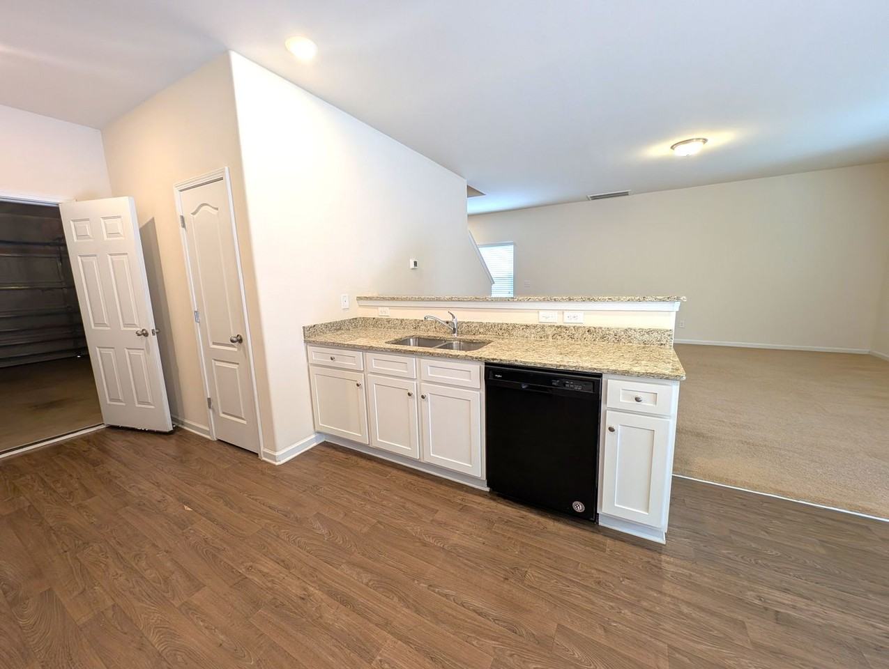 8321 Kneller St - Photo 4 of 23