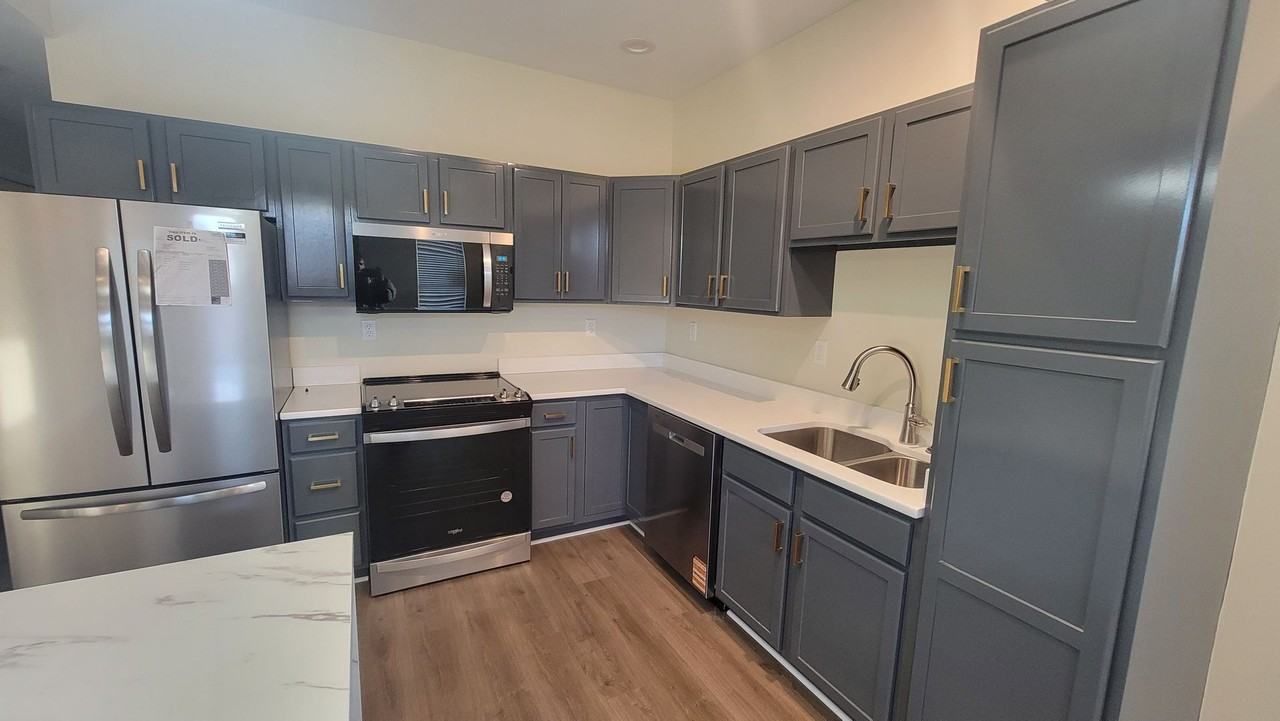 1357 S Shelby St - Photo 5 of 20