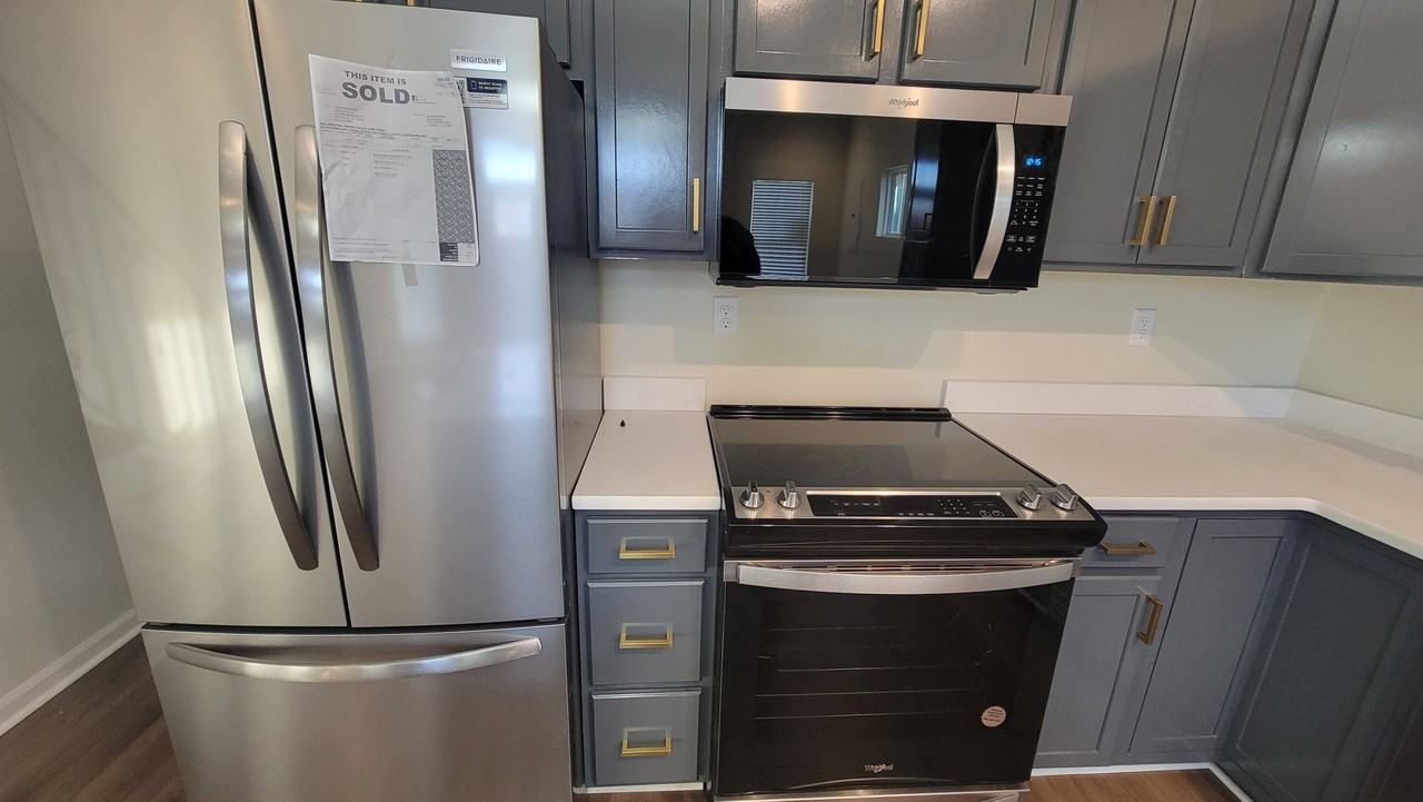 1357 S Shelby St - Photo 6 of 20