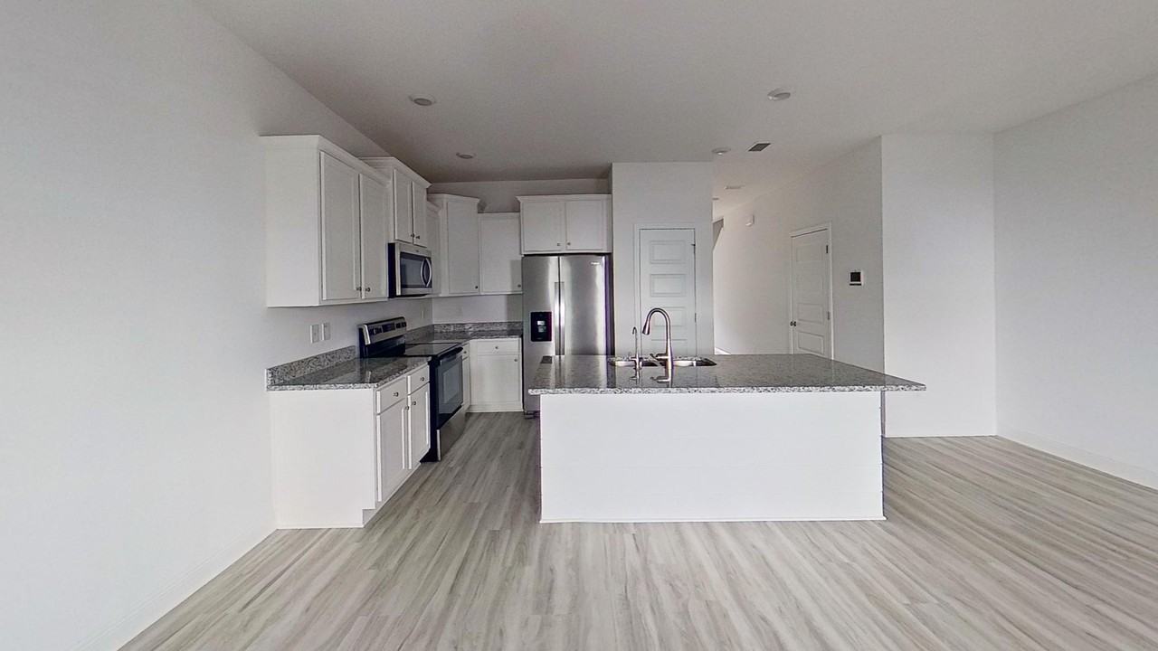 45 Sparrow Ave - Photo 2 of 17