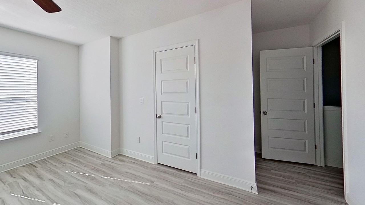 45 Sparrow Ave - Photo 6 of 17