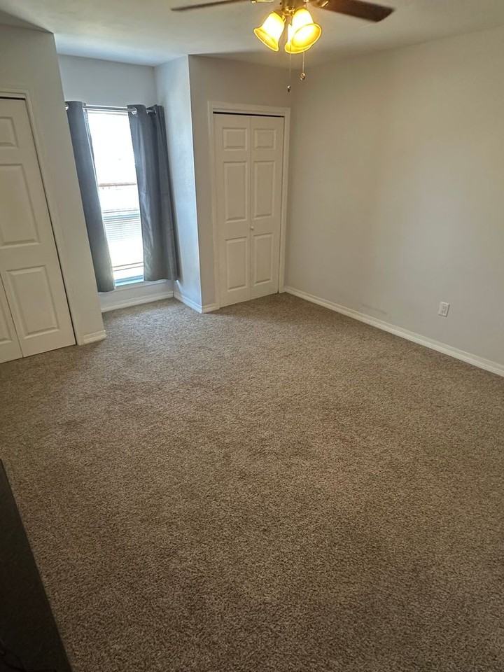 3 Hollycrest Blvd - Photo 4 of 13