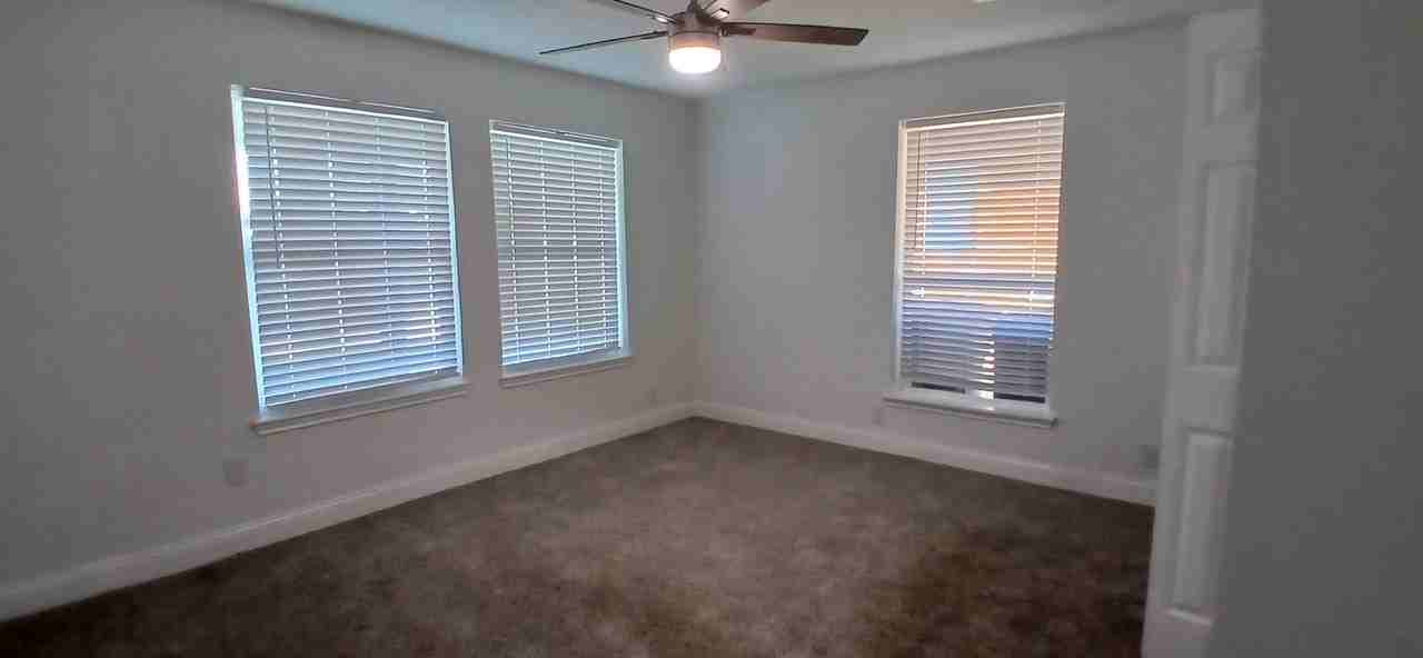 4804 Avenue G - Photo 2 of 24