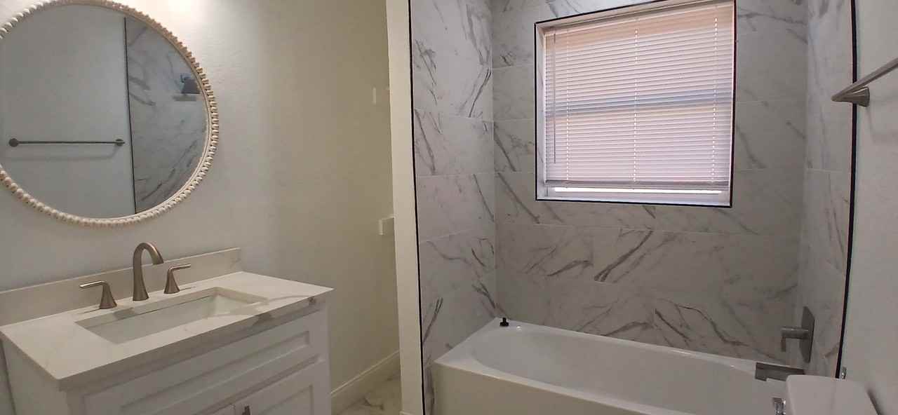 4804 Avenue G - Photo 3 of 24