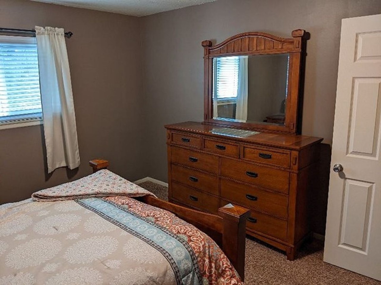 2811 Pembroke Ln - Photo 6 of 11