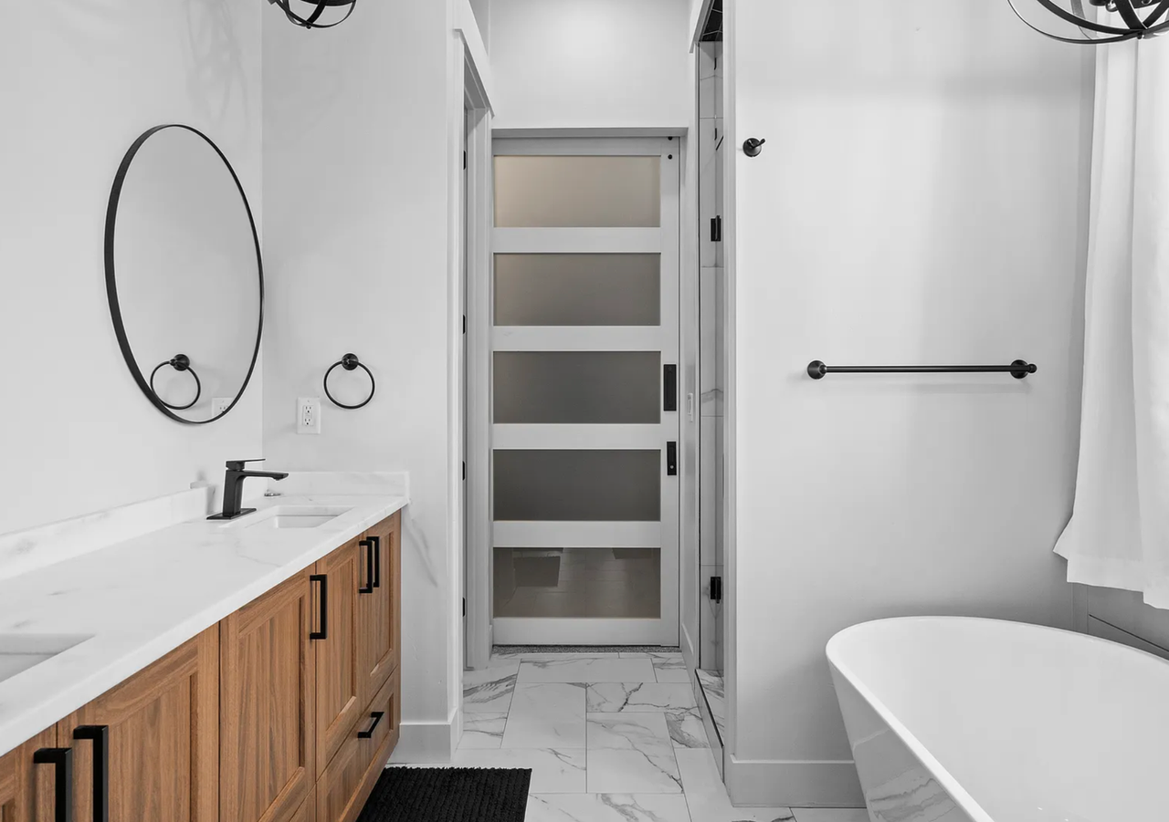 374 E 8620 S - Photo 6 of 40