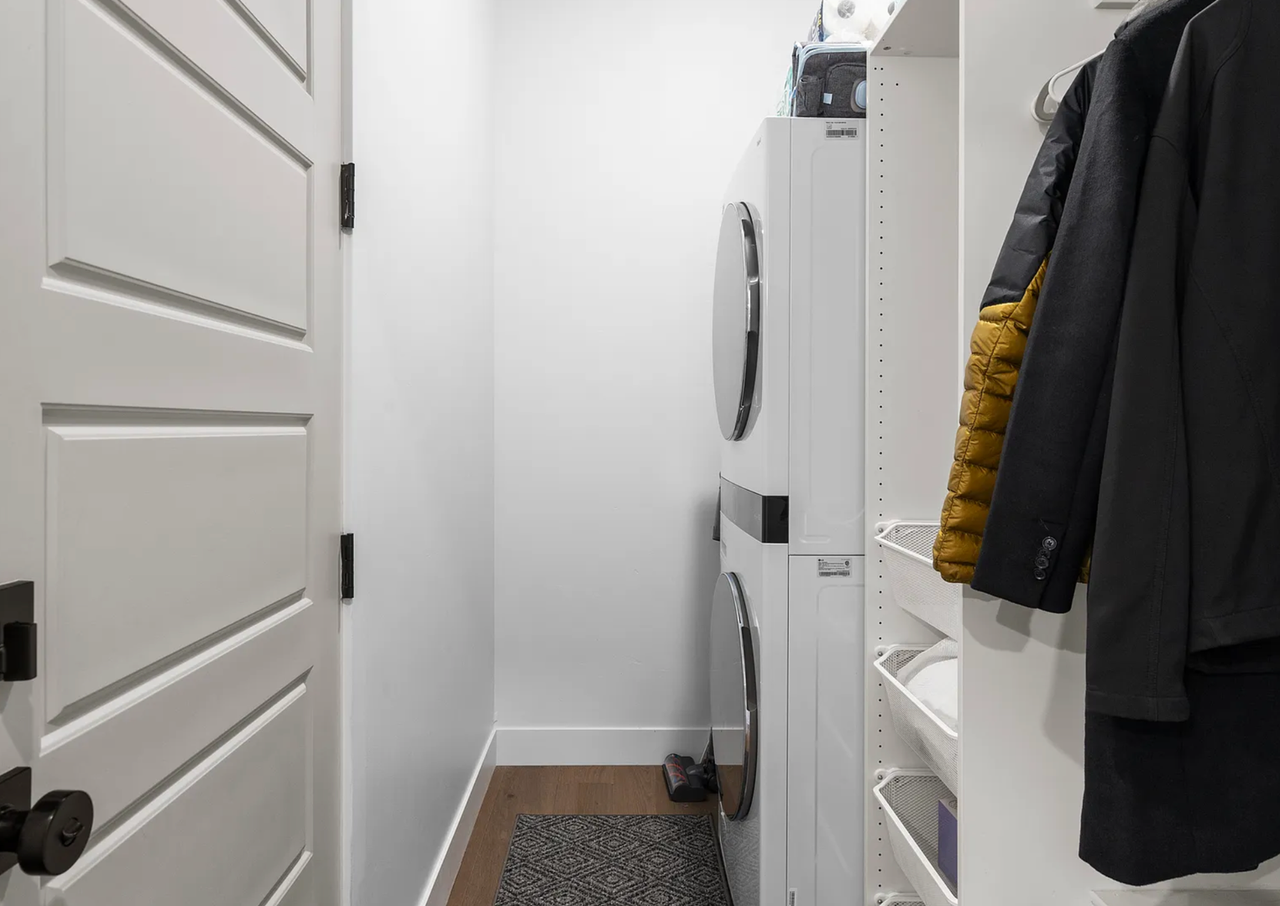 374 E 8620 S - Photo 7 of 40