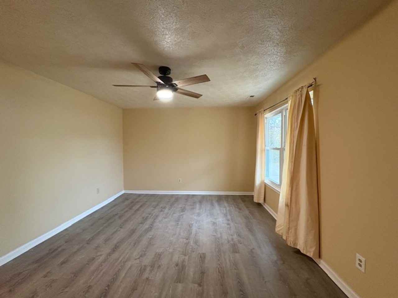 619 Randolph Rd - Photo 3 of 12