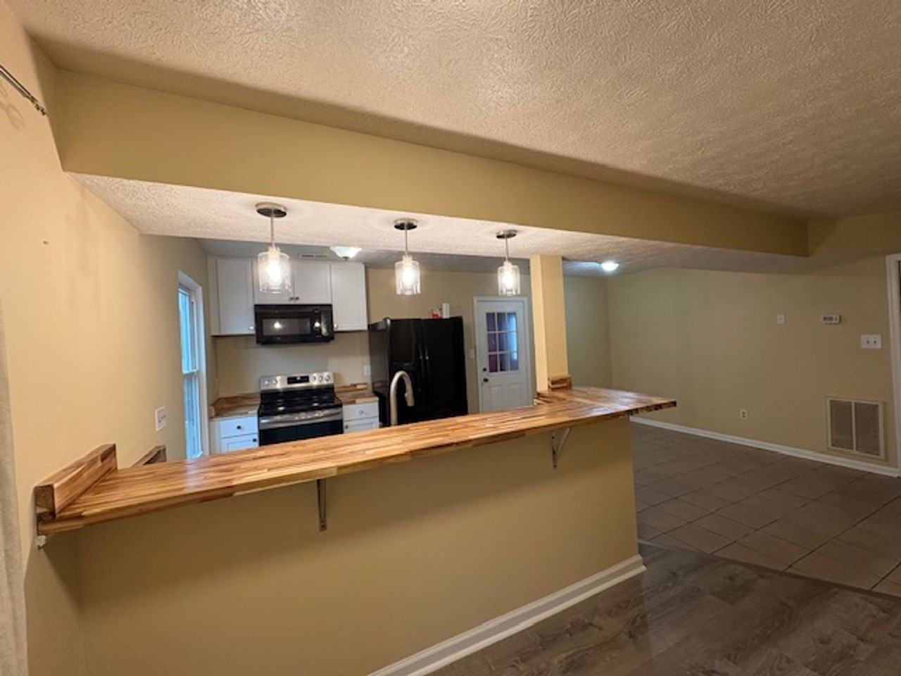 619 Randolph Rd - Photo 4 of 12