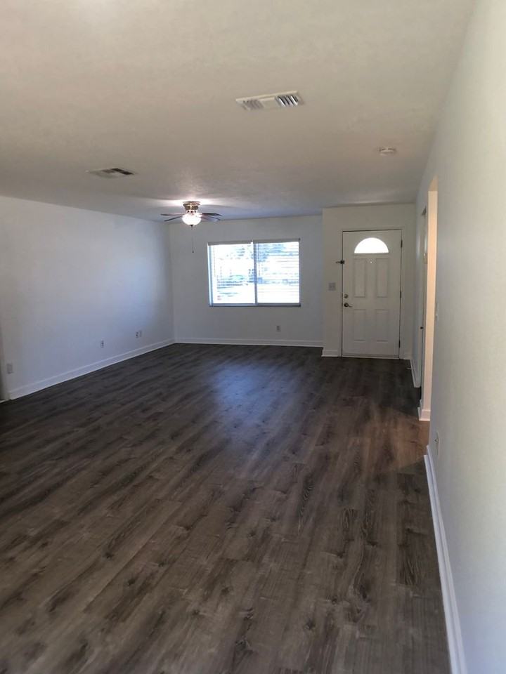 3231 Marigold Dr - Photo 3 of 12