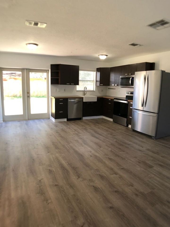 3231 Marigold Dr - Photo 4 of 12