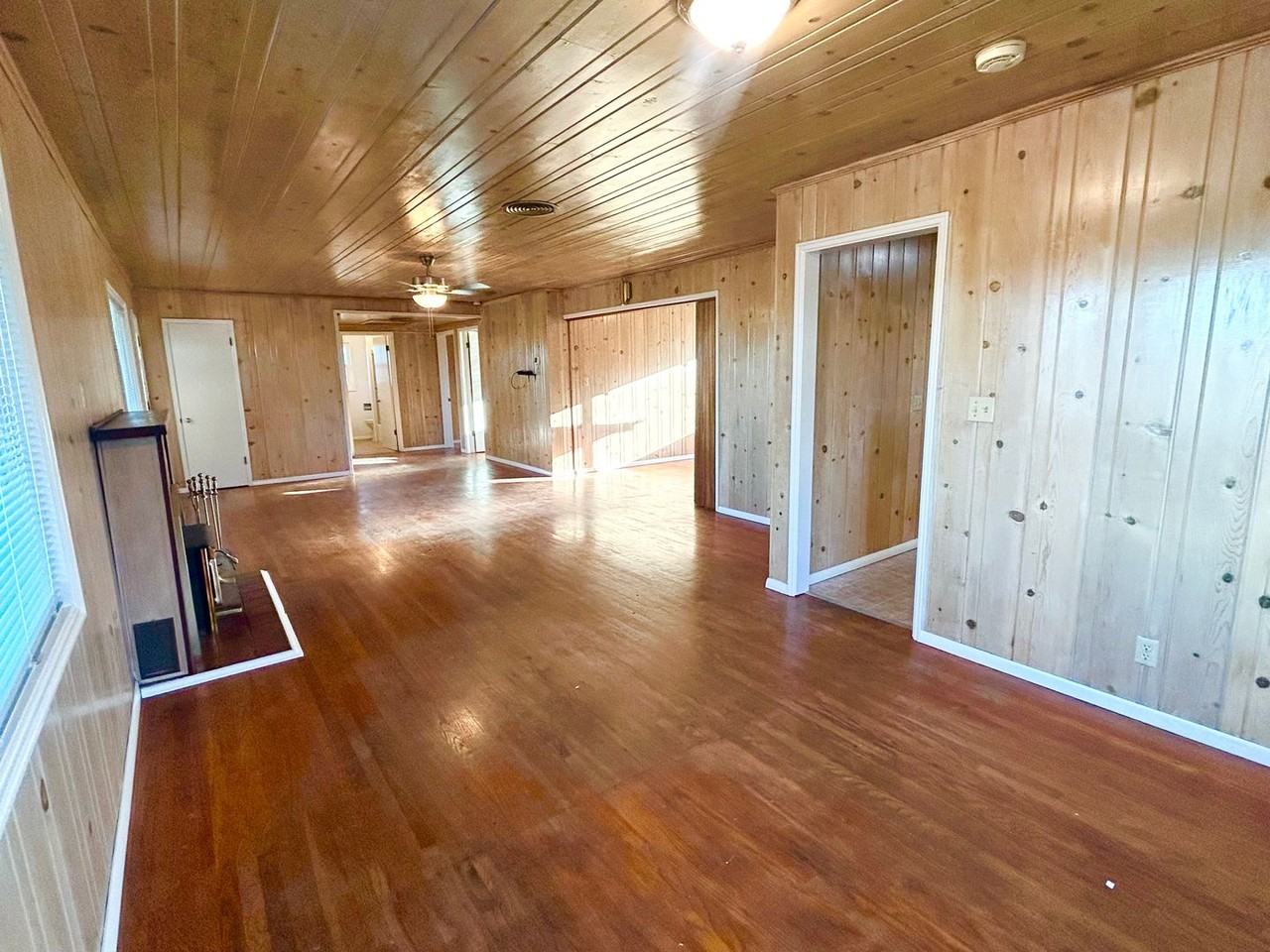 2719 Rodeo Ave - Photo 6 of 12