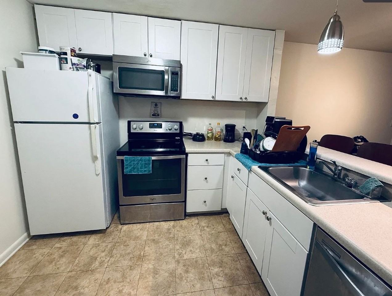 1213 University Ter #C - Photo 4 of 12