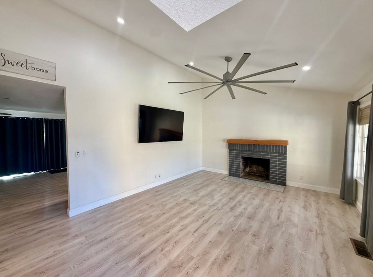 7350 Thayer Ct - Photo 2 of 17