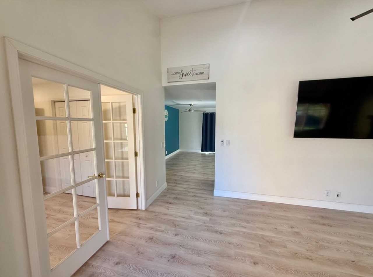 7350 Thayer Ct - Photo 3 of 17