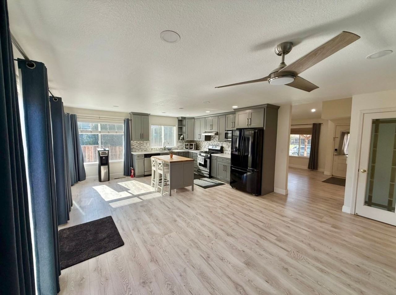 7350 Thayer Ct - Photo 6 of 17