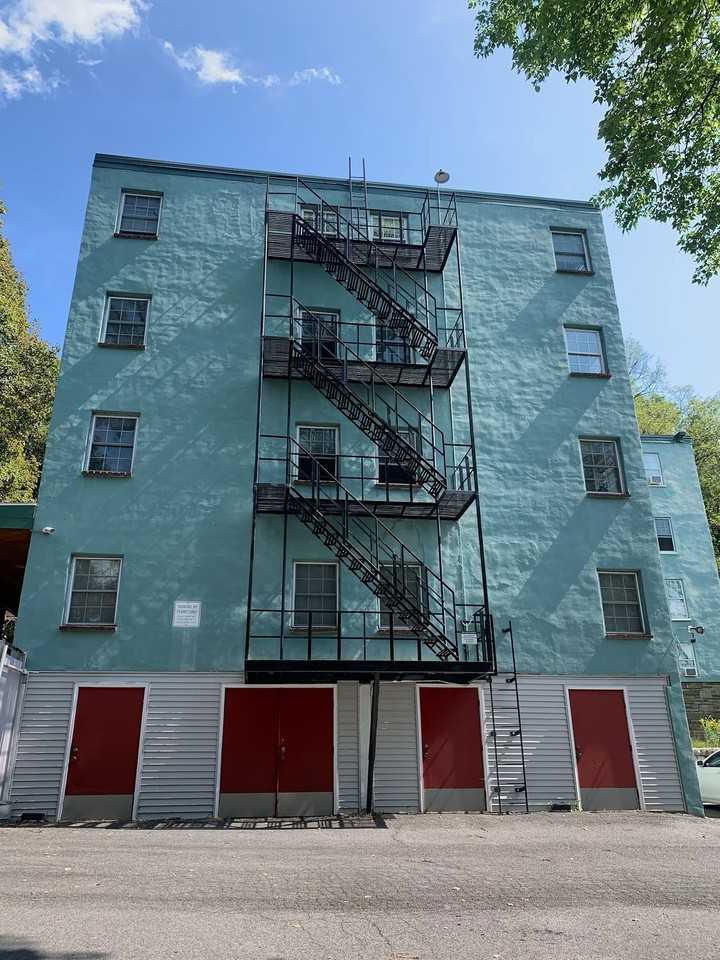 Edgecliff - Photo 4 of 27