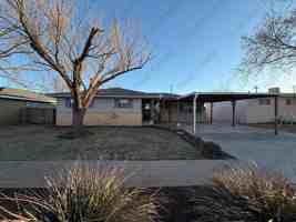 featured image of 605 W 17th St