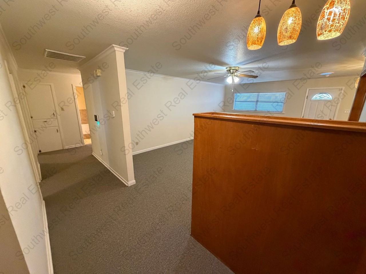 605 W 17th St - Photo 2 of 15