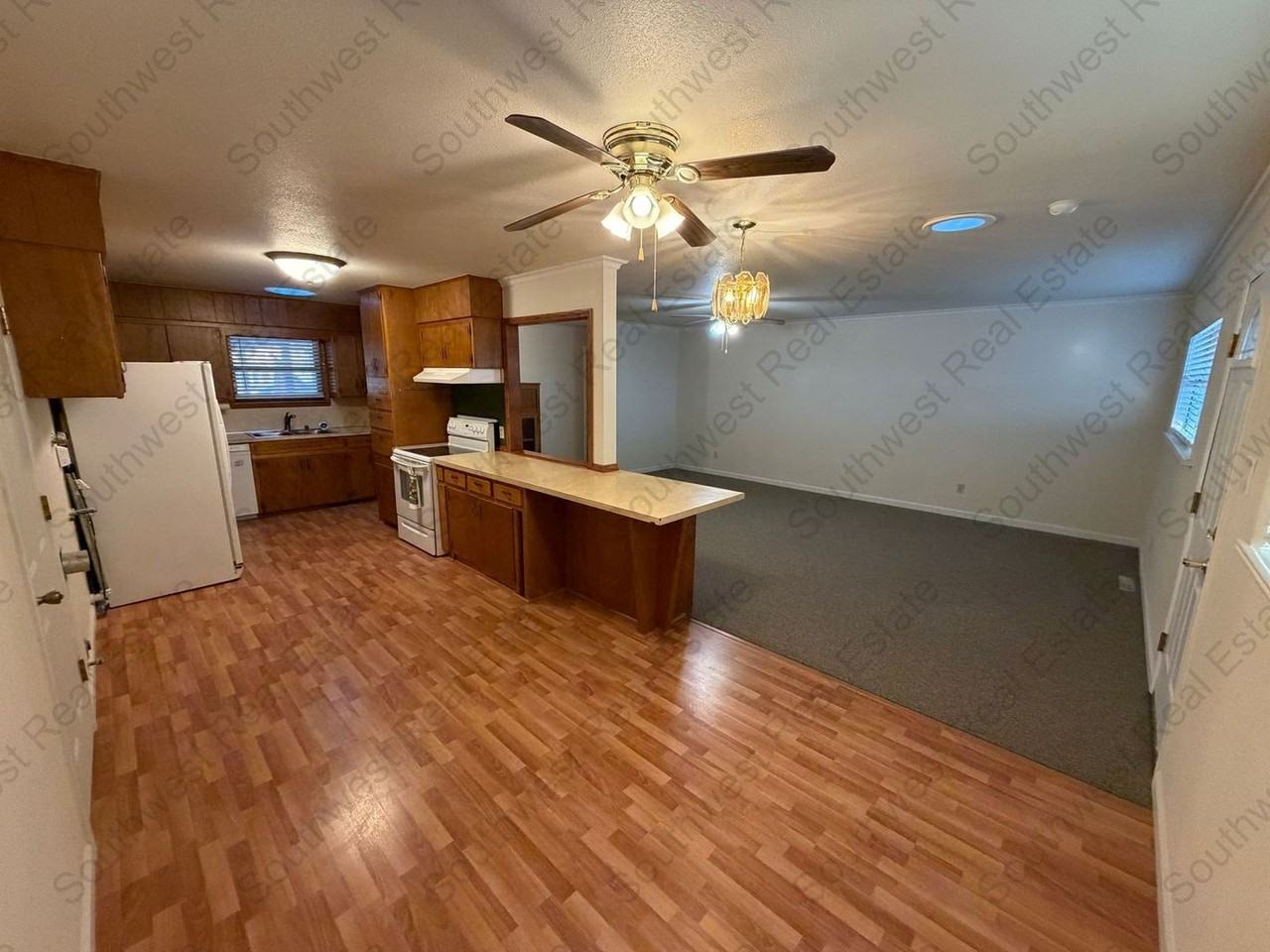 605 W 17th St - Photo 6 of 15