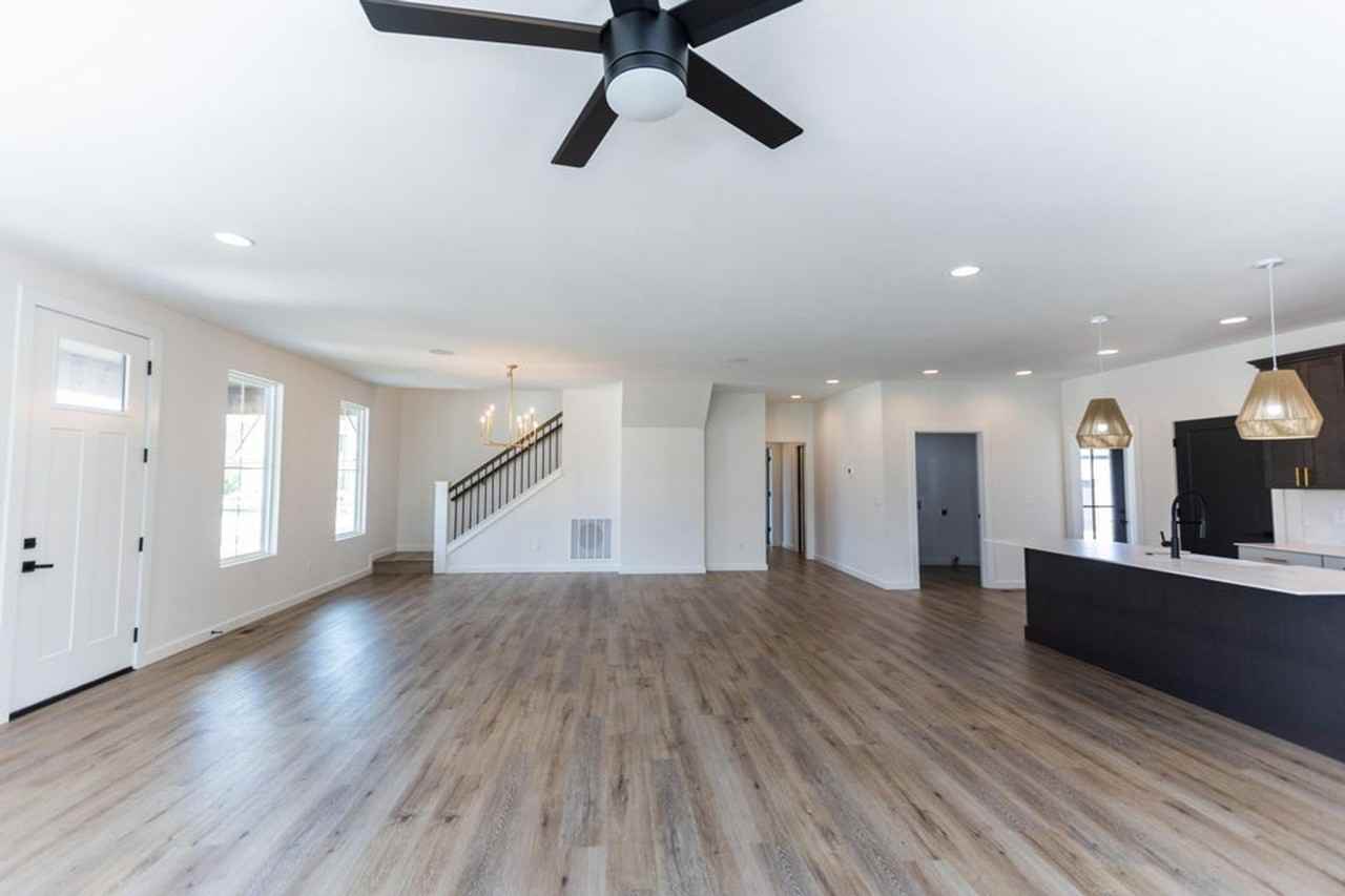 970 E Valley Trail Dr - Photo 7 of 36