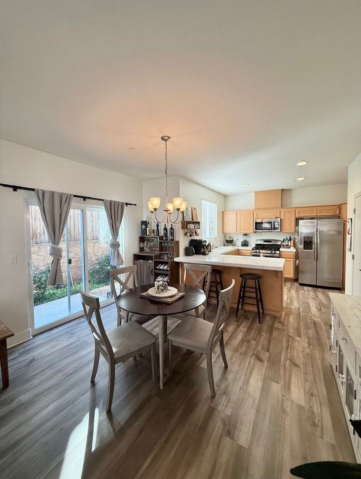 143 Sweetwater Ln - Photo 4 of 37