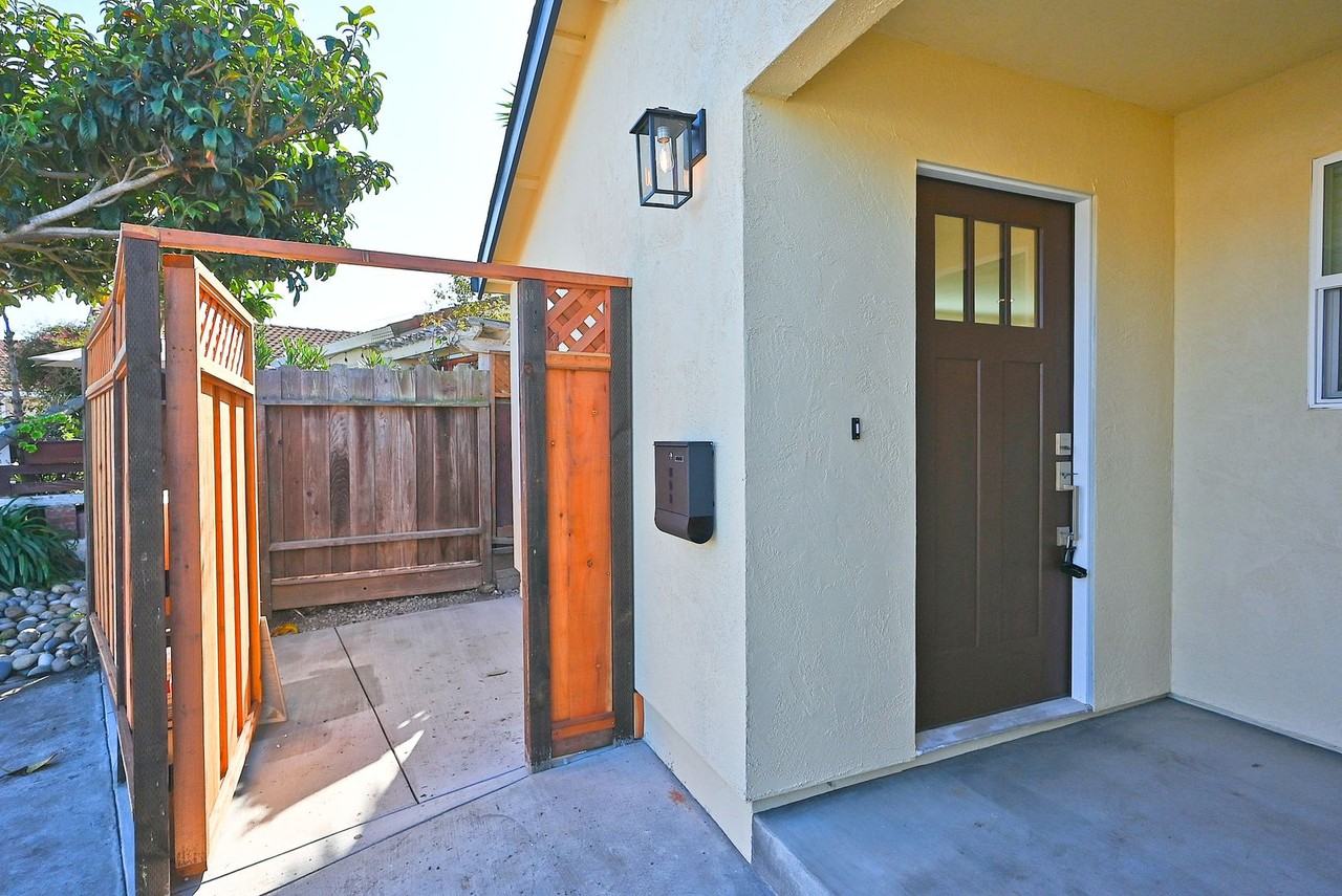 4444 Alice Way - Photo 4 of 27