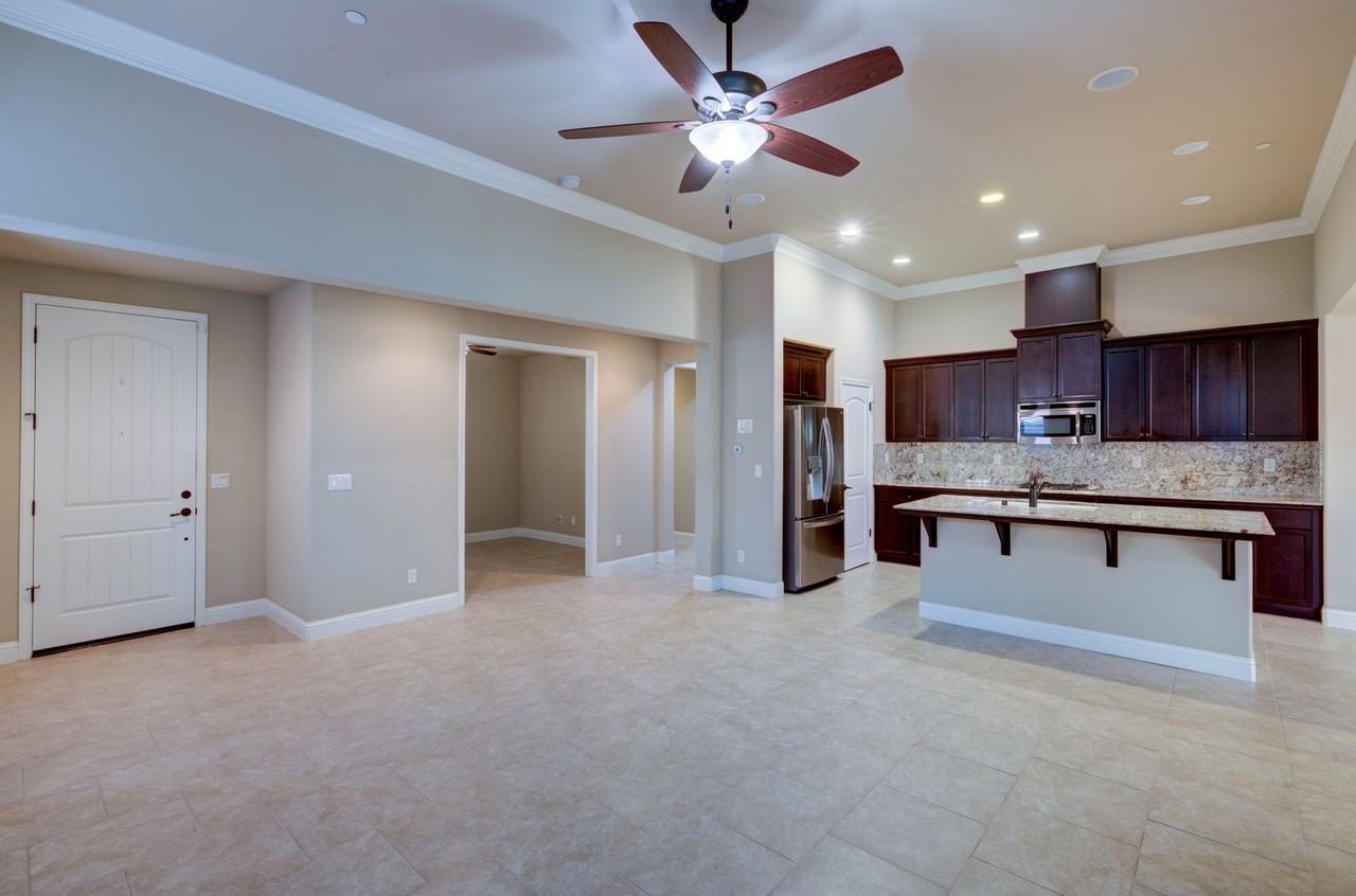 4279 Heritage Ave - Photo 5 of 16